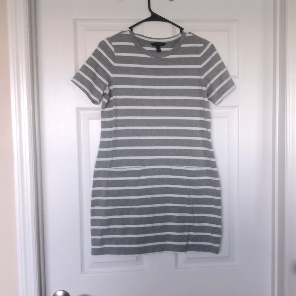 Banana Republic Grey w white stripe Tee Shirt dress size small .